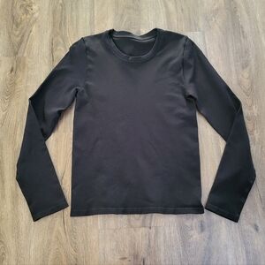 OQQ Black Long Sleeve Athletic Top Size Large Stretch Performance Base Layer